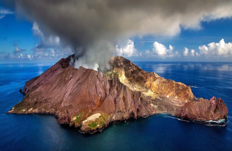 Loud erupting volcano